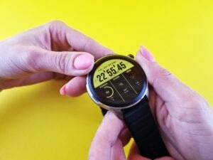 Best Smartwatch Under 20000